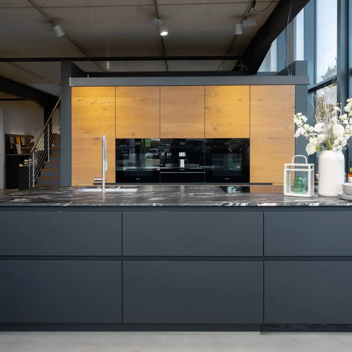 Showroom 01