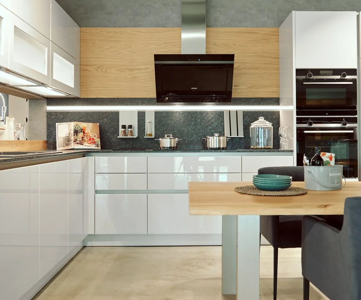 Showroom 13